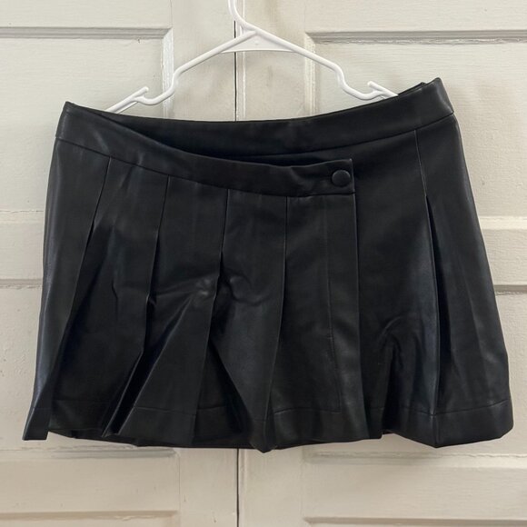 NEW Miss Selfridge faux leather kilt in black - Picture 5 of 10